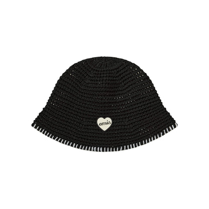 HEART RUBBER PATCH KNIT BUCKET HAT