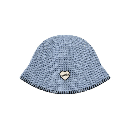 HEART RUBBER PATCH KNIT BUCKET HAT