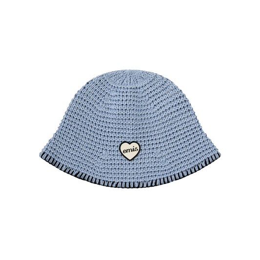 HEART RUBBER PATCH KNIT BUCKET HAT