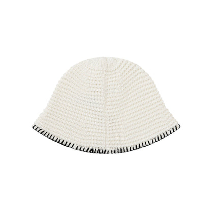HEART RUBBER PATCH KNIT BUCKET HAT